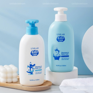 Baby care products in a bathGia Công Tắm Gội Cho Bé